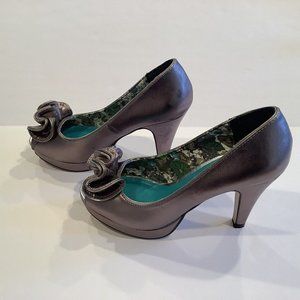 Madden Girl Heels Womens Size 7M Silver Peep Ruffle Toe High Heels